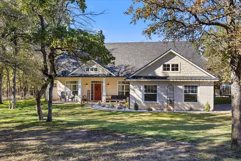 4812 N Woodcreek Dr, Granbury, TX 76049
