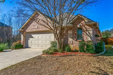 8401 Tyler Dr, Lantana, TX 76226