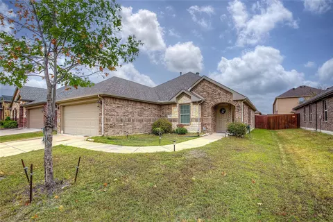 1404 Castle Creek Dr, Little Elm, TX 75068