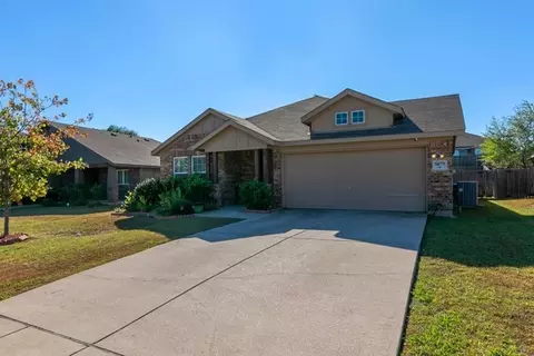 5075 Royal Springs Dr, Forney, TX 75126