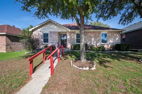 721 Grambling Dr, Dallas, TX 75241