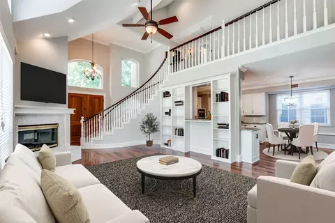 18007 Benchmark Dr, Dallas, TX 75252