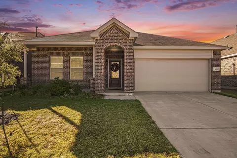 621 Pueblo Bonito Trl, Haslet, TX 76052