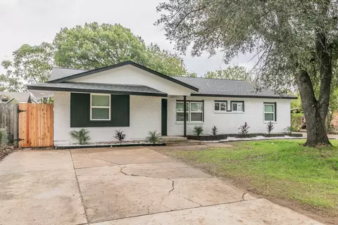 2820 W Rochelle Rd, Irving, TX 75062