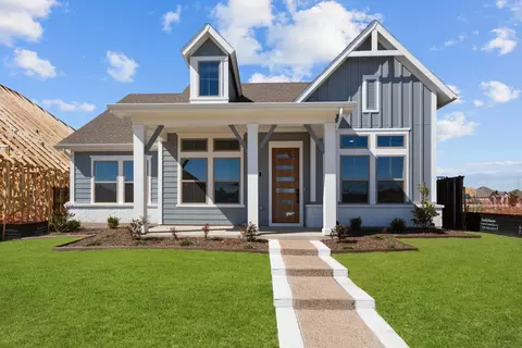 1013 Peach Blossom Ave, Crowley, TX 76036
