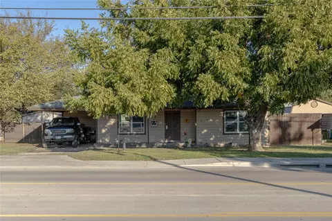 316 N Main St, Springtown, TX 76082