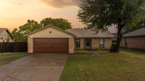 3018 E Pepperidge Dr, Lancaster, TX 75134