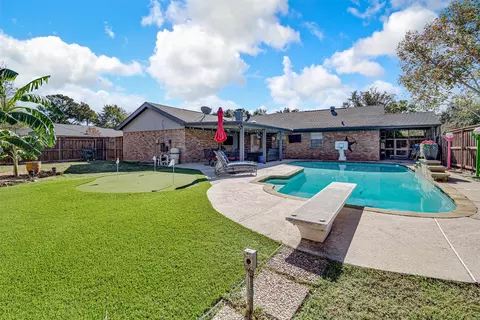 1027 Westminster Ln, Mansfield, TX 76063