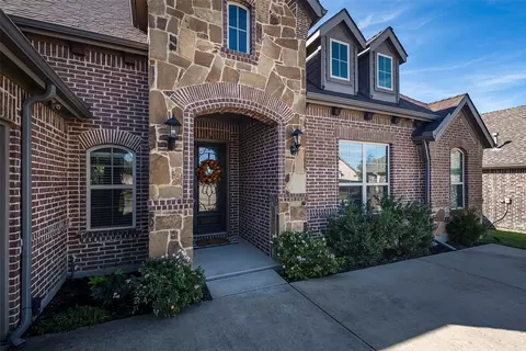 1216 Madera Dr, Burleson, TX 76028