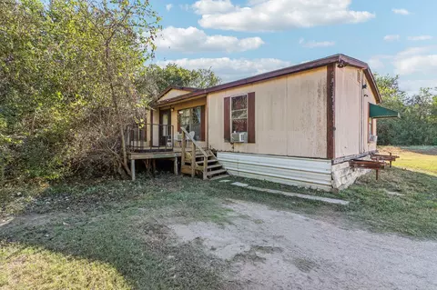 7015 Russell Curry Rd, Arlington, TX 76001