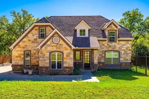 2204 Westwood Dr, Arlington, TX 76012