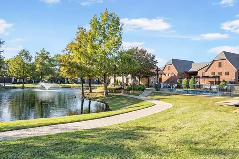 5809 Dry Creek Ln, Arlington, TX 76017