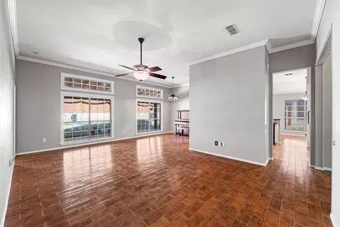 4721 Layla Rd, Arlington, TX 76016