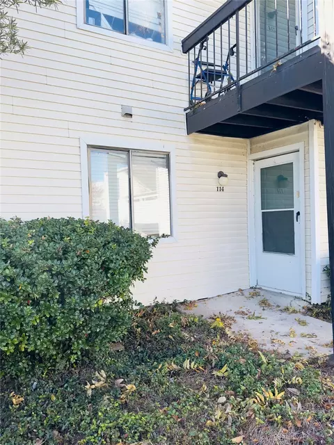 7431 Holly Hill Dr #114, Dallas, TX 75231