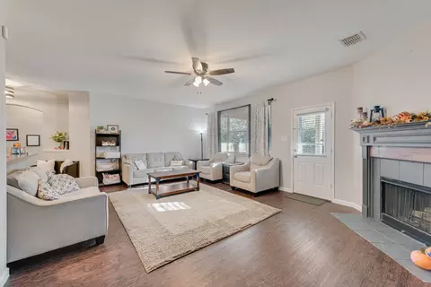 3916 Yarberry Ct, Roanoke, TX 76262