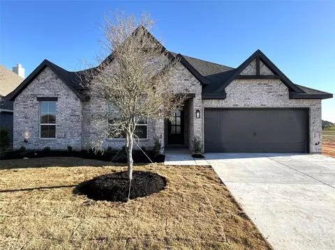302 Bowrider Ln, Granbury, TX 76049