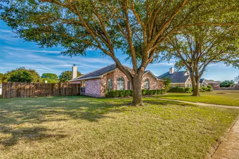 508 Boxwood Dr, Lancaster, TX 75146