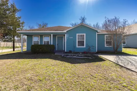 1605 Hemphill St, Greenville, TX 75401