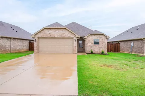 509 W Copenhavr St, Pilot Point, TX 76258