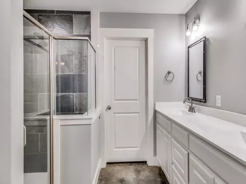 Bath - 430 E Nelson St, Denison, TX 75021 photo 1 of 2