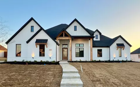 237 Oakmont Dr, Haslet, TX 76052