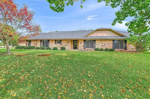 1907 Carriage Estates Rd, Sherman, TX 75092