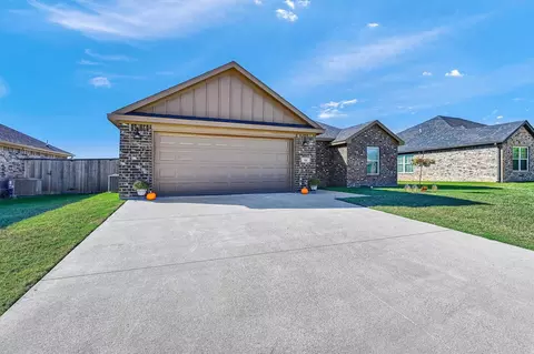 106 Midway Mdws, Pottsboro, TX 75076