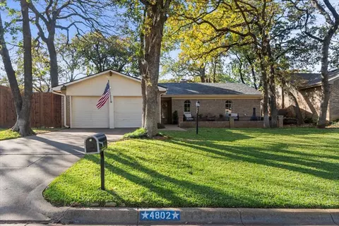 4802 Cheyenne Ct, Arlington, TX 76013