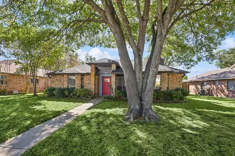 5728 Russcrest Dr, Dallas, TX 75227