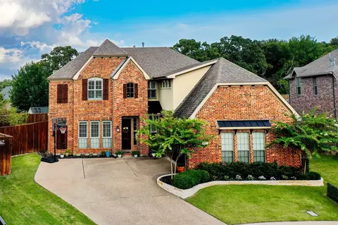 2401 Laguna Ln, Arlington, TX 76012