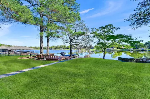 134 Blackfoot Trl, Lake Kiowa, TX 76240