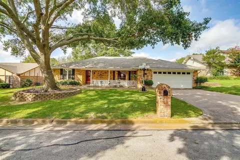 721 Sandra Ln, Burleson, TX 76028