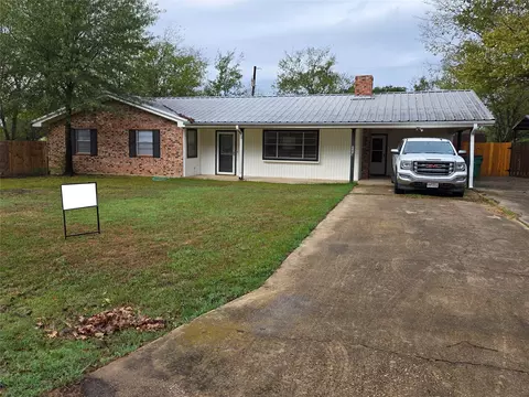 825 Stardust Ln, Fairfield, TX 75840