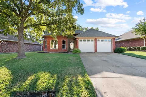 5705 Roundup Trl, Arlington, TX 76017
