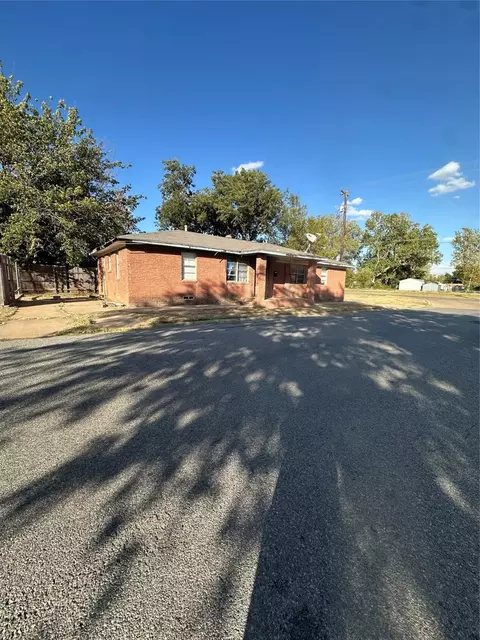 103 Margaret St, Burkburnett, TX 76354