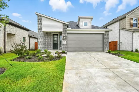 3908 Bison Ln, Heartland, TX 75126