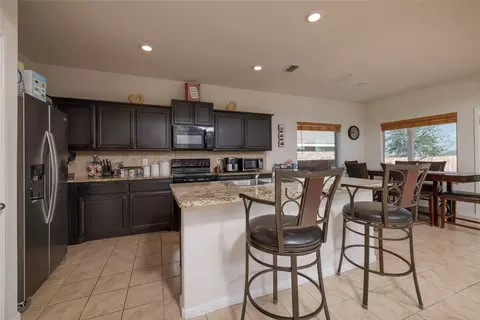609 Zeke Lake Trl, Fort Worth, TX 76120