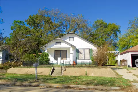 1523 W Crawford St, Denison, TX 75020