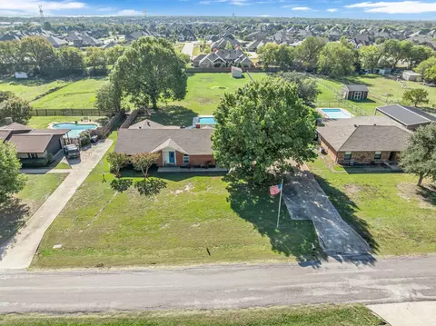 900 Twin Oaks Dr, Wylie, TX 75098