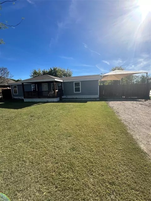 1650 Brookview Dr, Lancaster, TX 75146