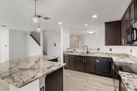 1306 Kiwi Ct, Grand Prairie, TX 75051