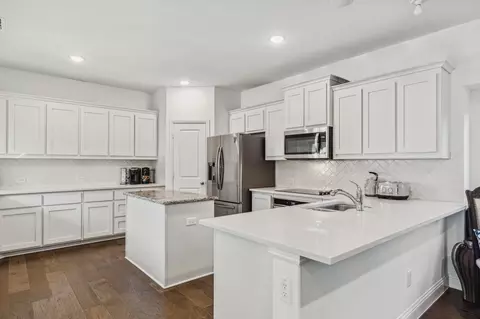 652 Coleman St, Aubrey, TX 76227