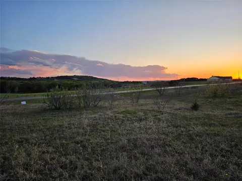 407 Pk Hills Blvd, Graford, TX 76449