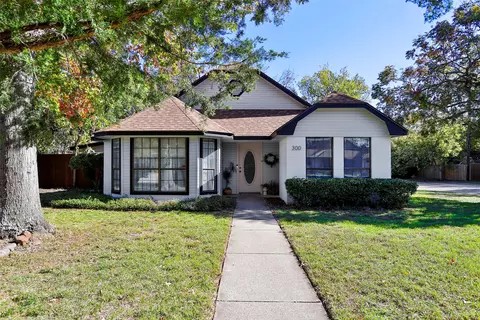 300 Joshua St, Denton, TX 76209
