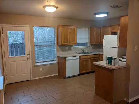 125 Stewart Bend Ct, Azle, TX 76020 photo 5