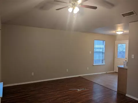 125 Stewart Bend Ct, Azle, TX 76020 photo 2