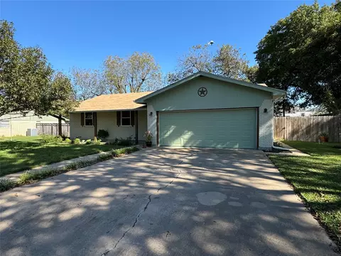 806 S Avenue O Ave, Clifton, TX 76634