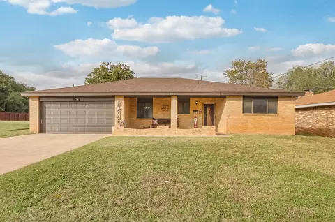 809 E 13th St, Sweetwater, TX 79556