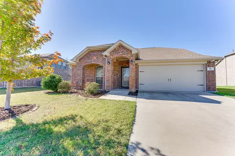 110 Morning Star Ln, Waxahachie, TX 75165
