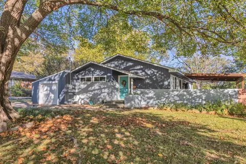 1616 Old Denton Rd, Gainesville, TX 76240